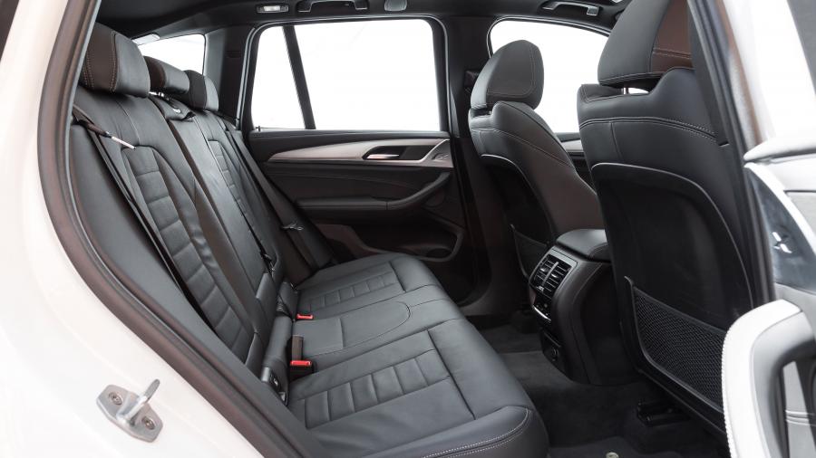 Интерьер Alpina XD3 Allrad (G01) 2019 года  (AU) (фото 15 из 18)